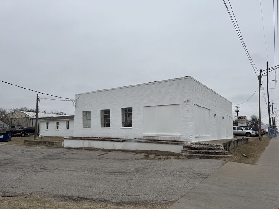 7706-7708 NW 10th St