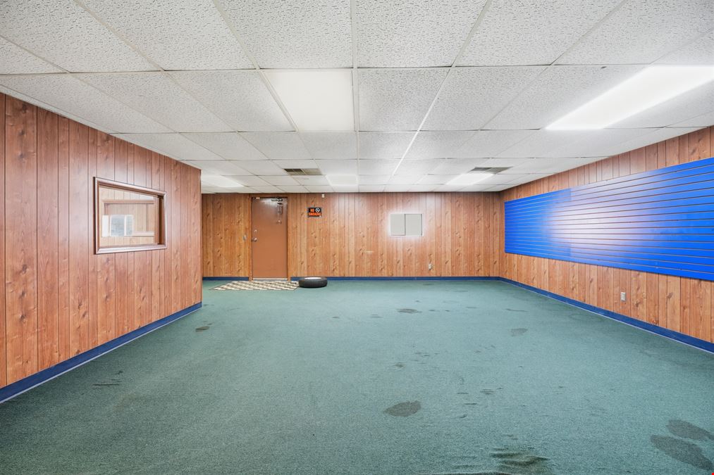 3118 E Slaton Rd