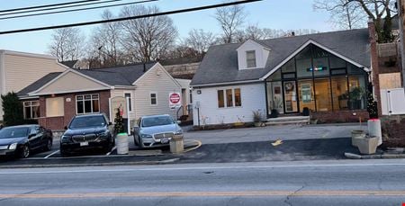 Preview of Retail space for Rent at 800-840 Oaklawn Ave.