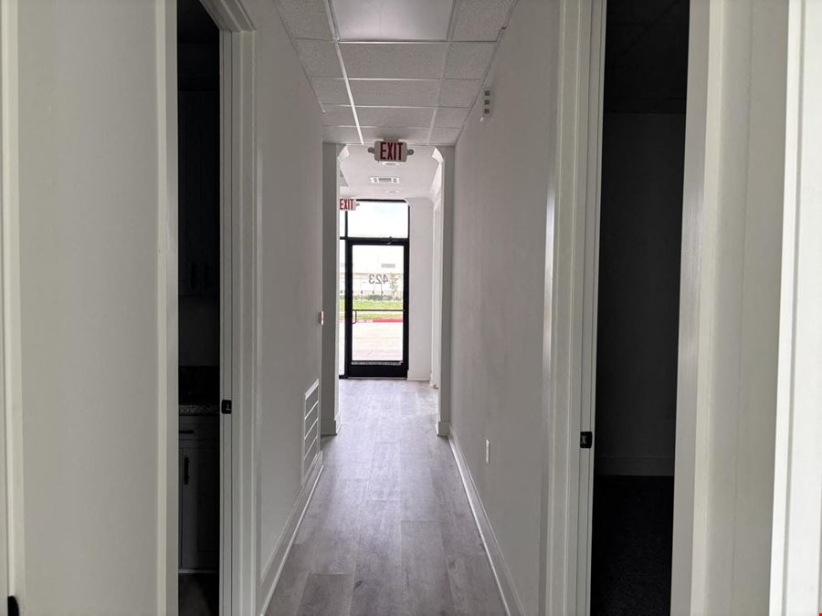 421-423 Vintage Lane