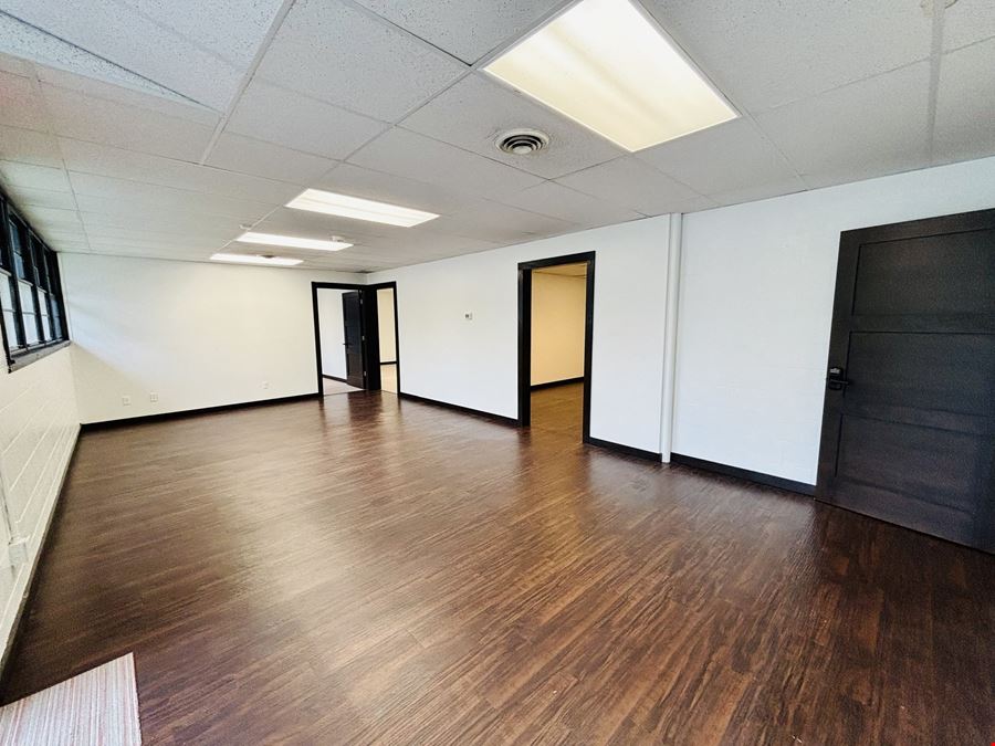 3,980 SF Retail/Office Building For Sale or Lease on Campbell & Sunshine