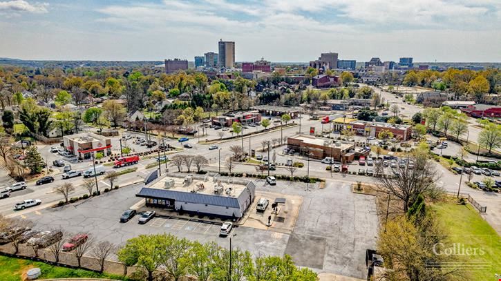 ±3,256-SF Move-In-Ready Restaurant on the Edge of Downtown Greenville