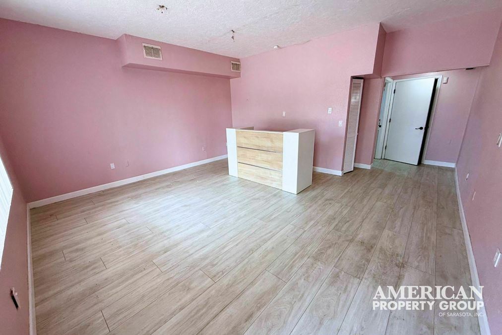 Village on Cortez Space w/ 499 sf +/-