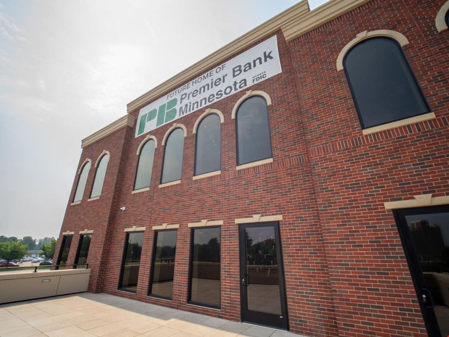 Professional Space Anchored by Established Bank