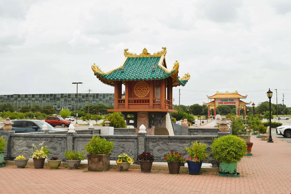 Ben Thanh Plaza