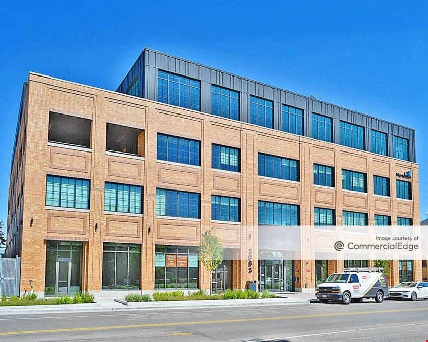 3083 Walnut