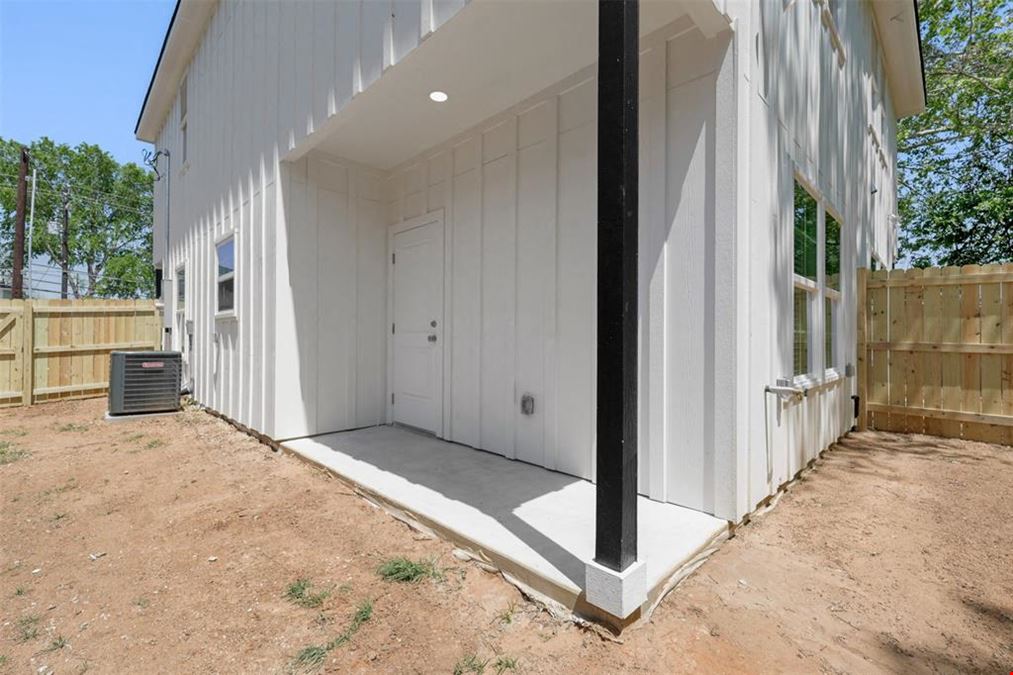 1310 E Alamo St