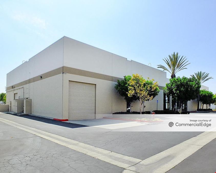 Shoemaker Business Park - 10600-10618 Shoemaker Avenue