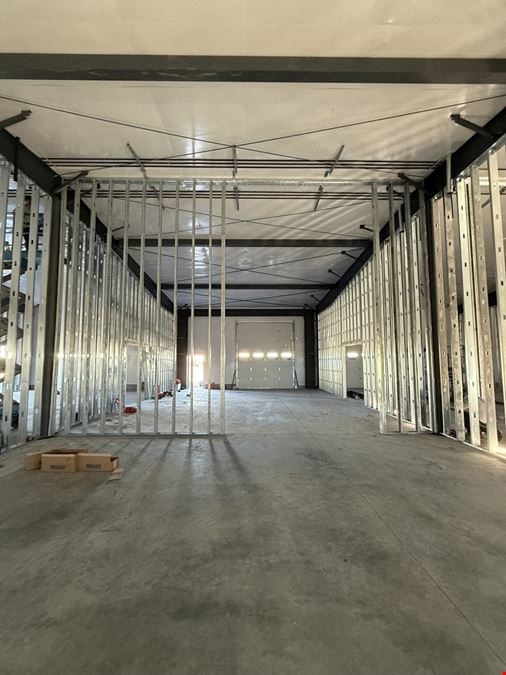 1200+ sf warehouse