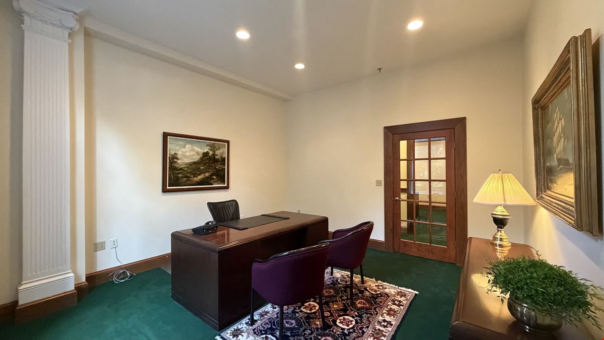 400 Commonwealth Ave #104C