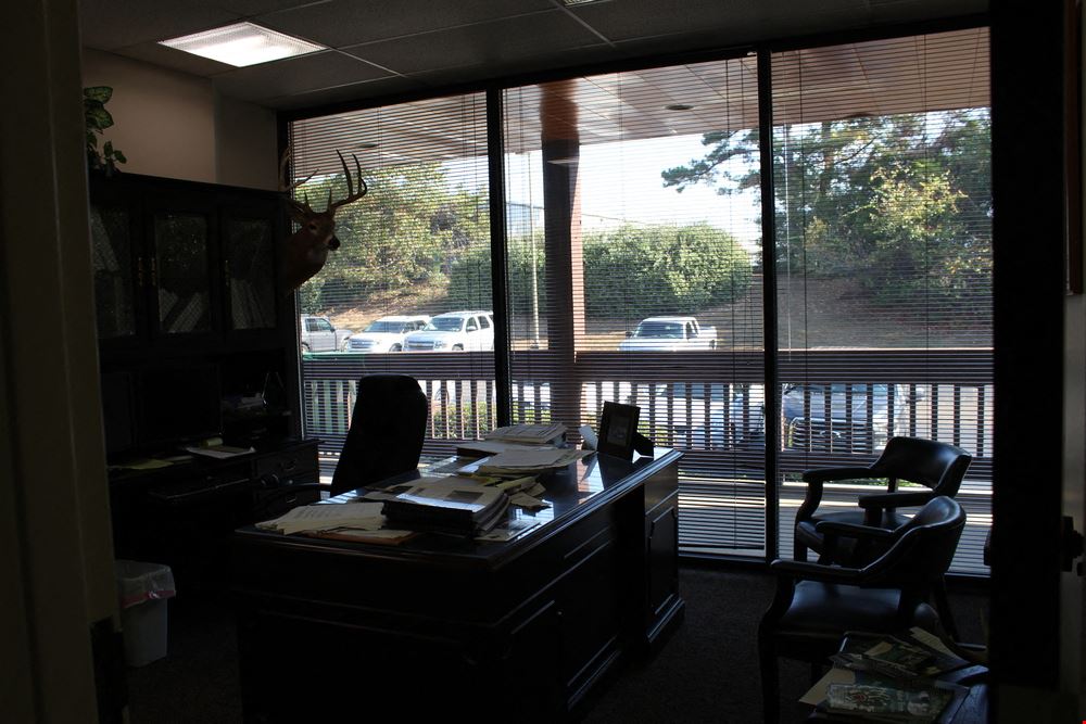 Corporate Office Space | Spring Lake Cove Office Park in Pearl