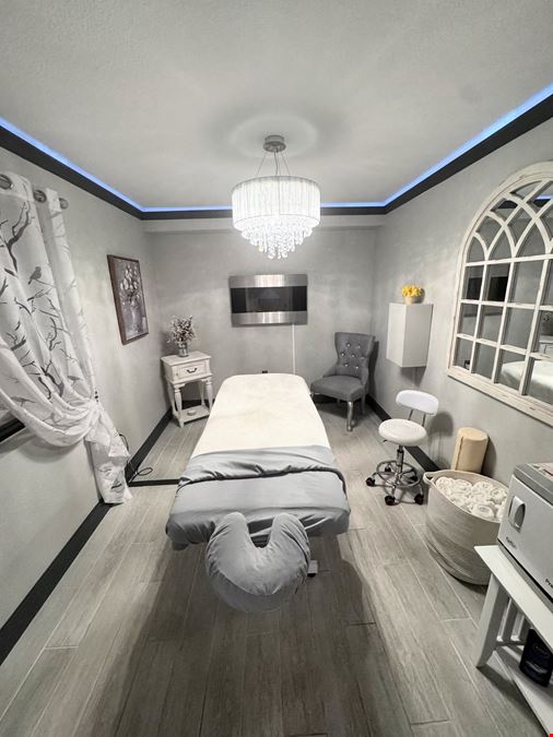 Turn-Key Medical Office Condo in Port Charlotte