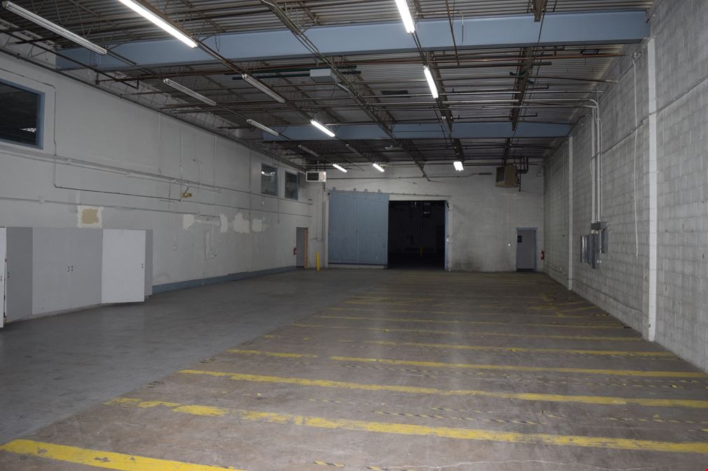 5,000-61,558 SF Warehouse/distribution for sublease