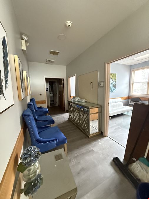 301 W Main St
