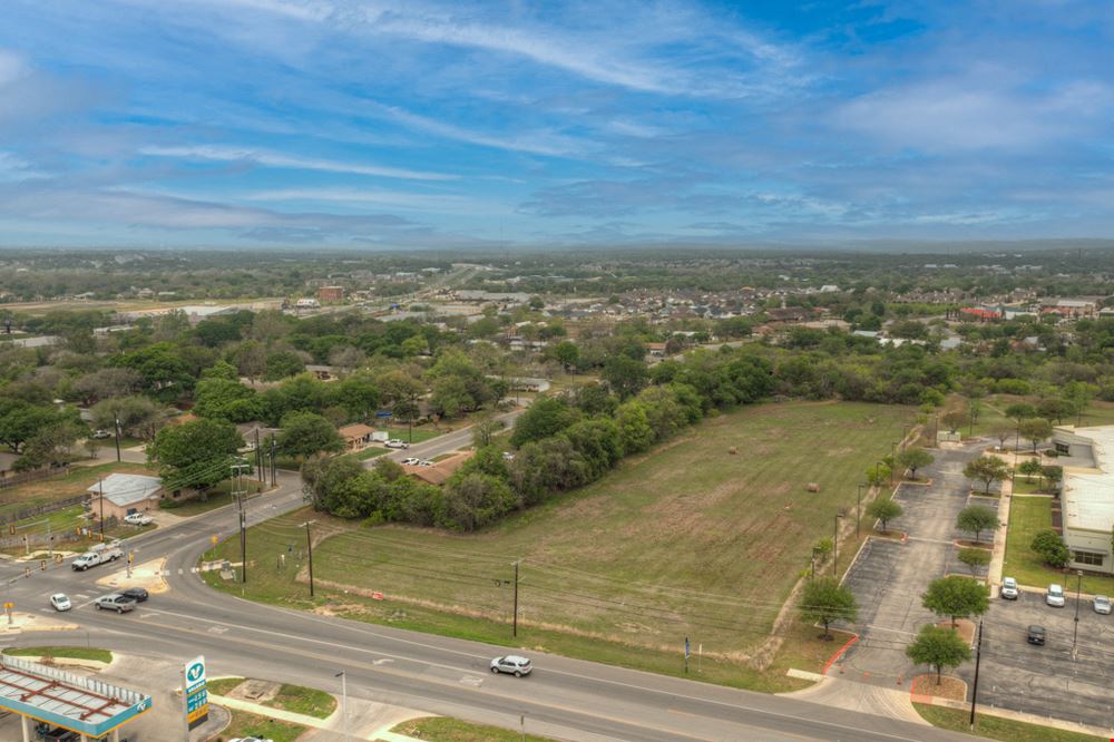 Common and Gruene Rd