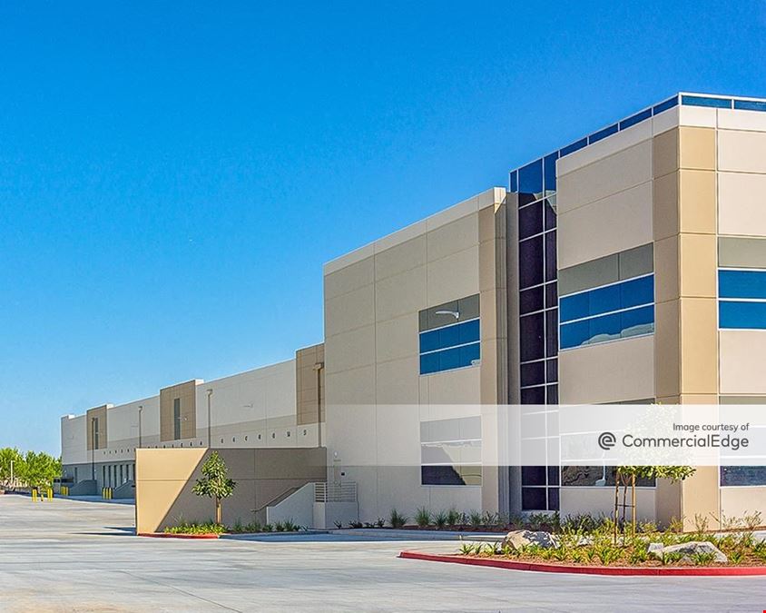 LogistiCenter at Park Meridian