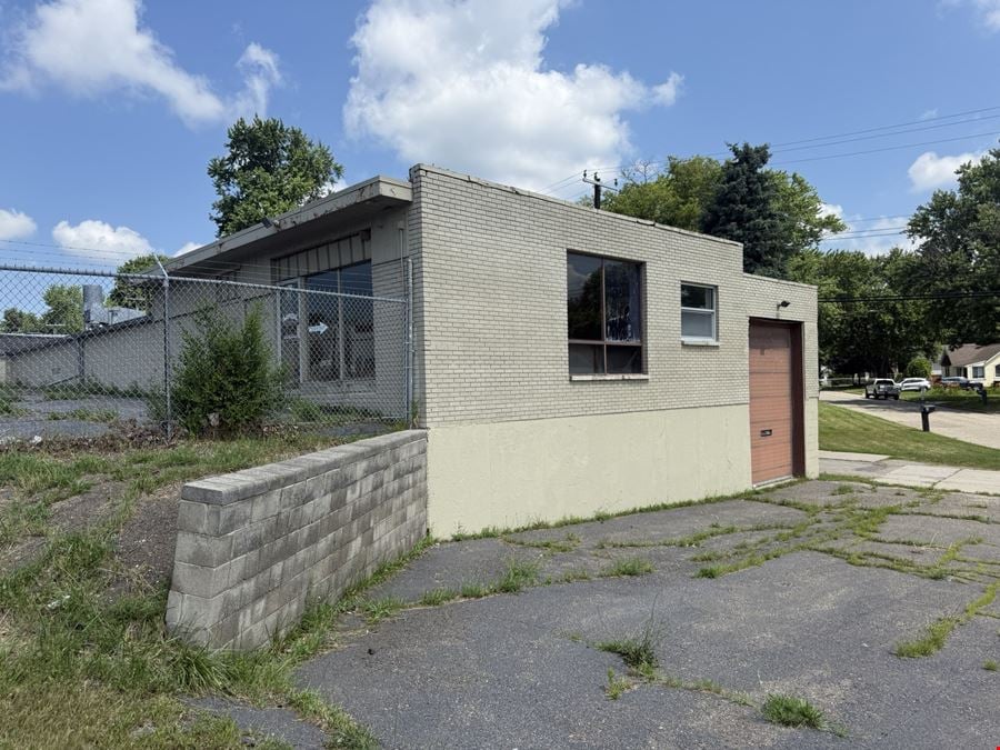 Pontiac - Freestanding Light Industrial/Automotive Warehouse