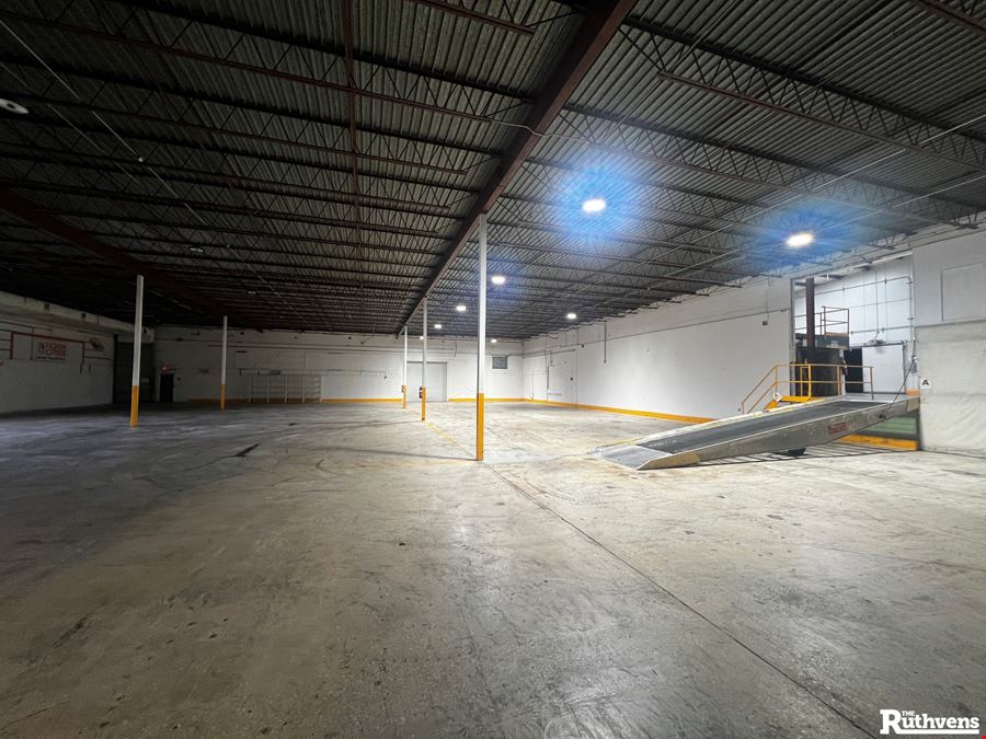 Warehouse & Cold Storage in Frostproof