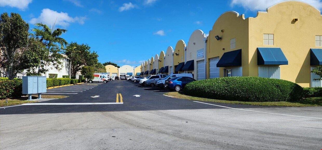 19101 SW 108th Ave - Southland Commerce Center 