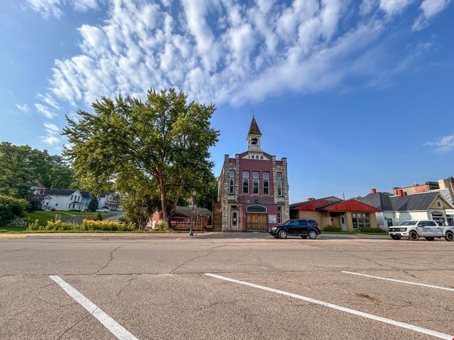 111 Coffee St - Historic Turn-Key Restaurant For Sale 