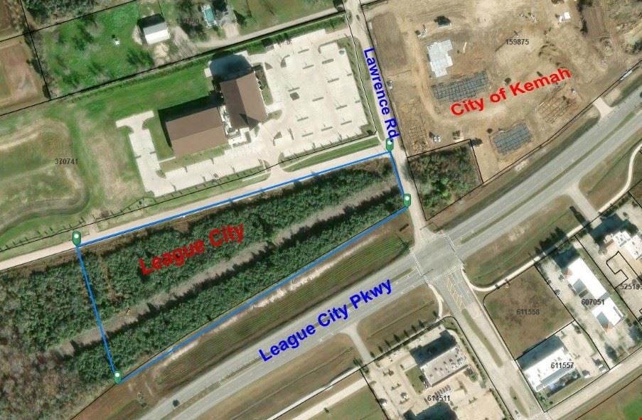 7 Acres - Commercial corner tract