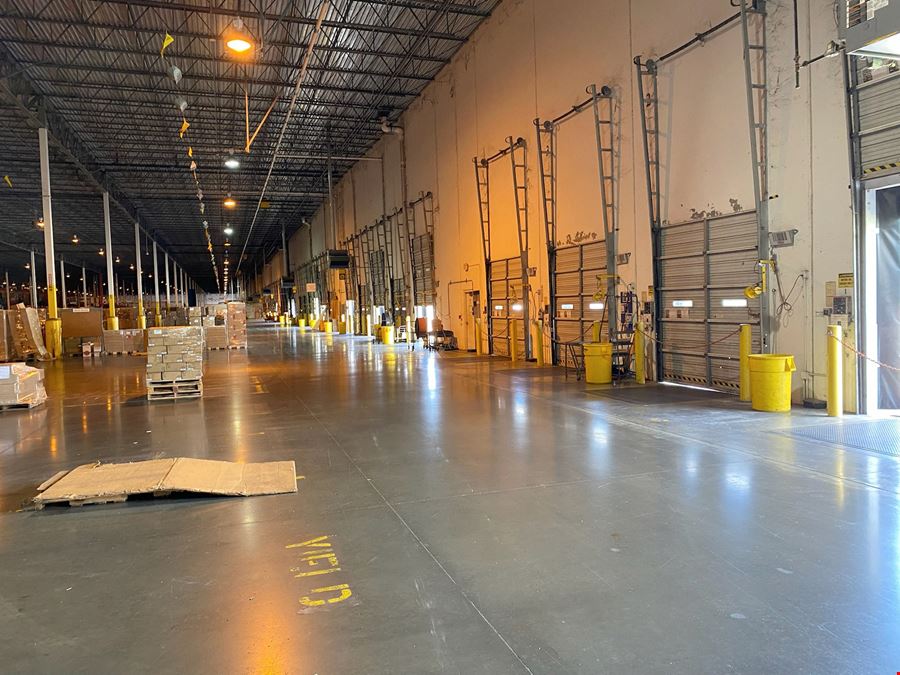 5001 Greenwood Rd. | Industrial- Distribution Center