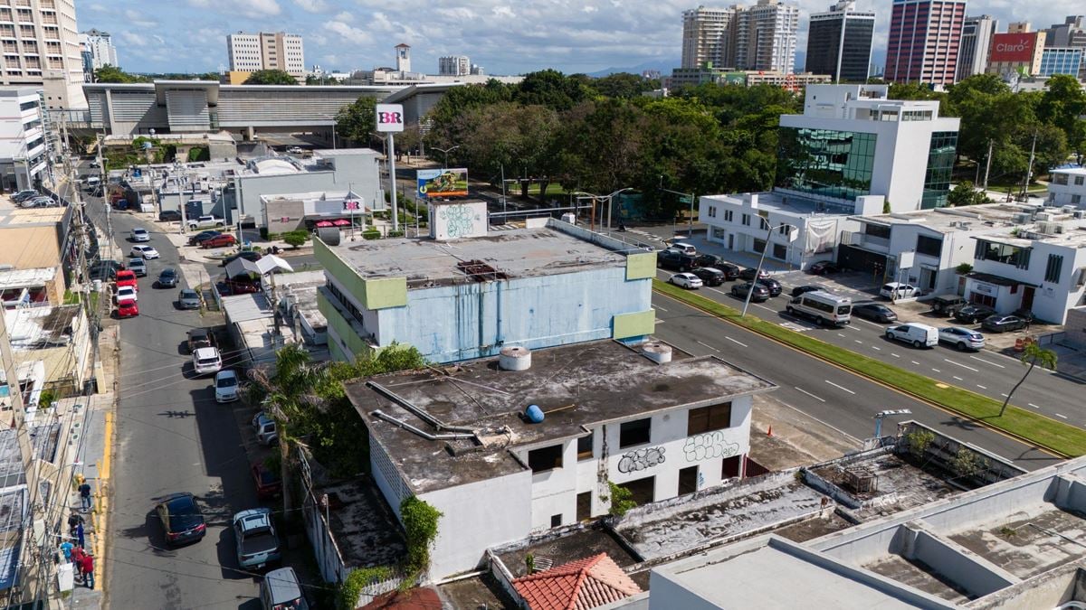 San Juan Commercial Property on Roosevelt Avenue, Hato Rey - For Sale