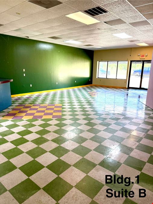 Newly Renovated Shopping Plaza Near Buc-ee's