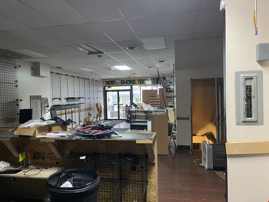 For Lease | 2,500 SF Retail | North Side