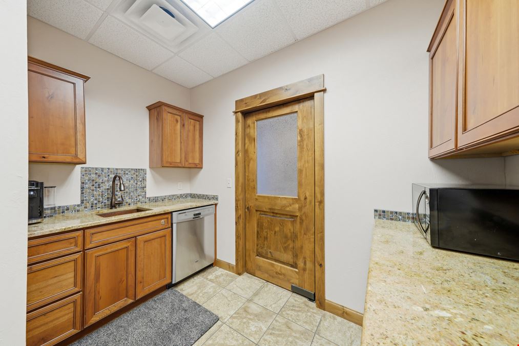 1940 West Dickerson Street, Suites 102 A-C