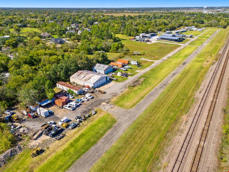 7911 James St. - Pearland Air Park