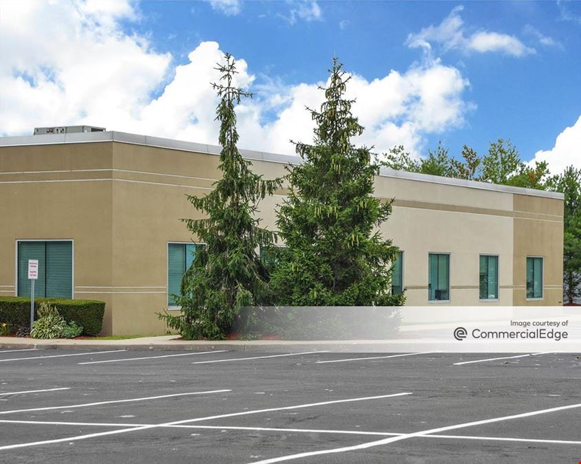 Hauppauge Square - 110 Marcus Blvd
