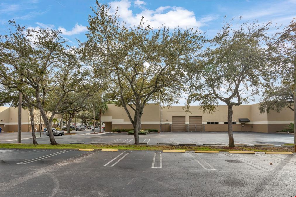 5861 Miami Lakes Dr
