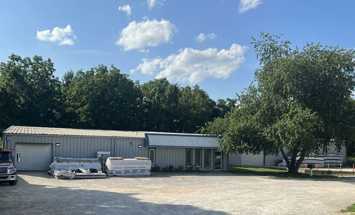 Preview of Industrial space for Rent at 587 Lovers Lane