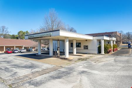 Preview of Retail space for Sale at 385 North Parkway