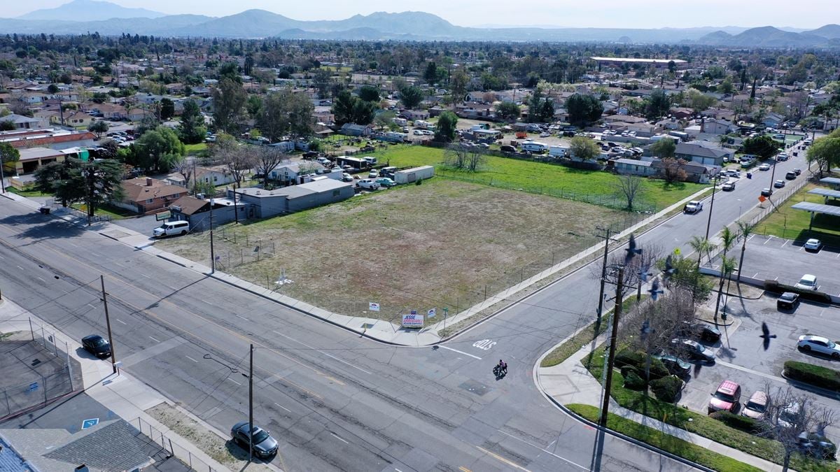 17611 & 17625 Arrow Blvd