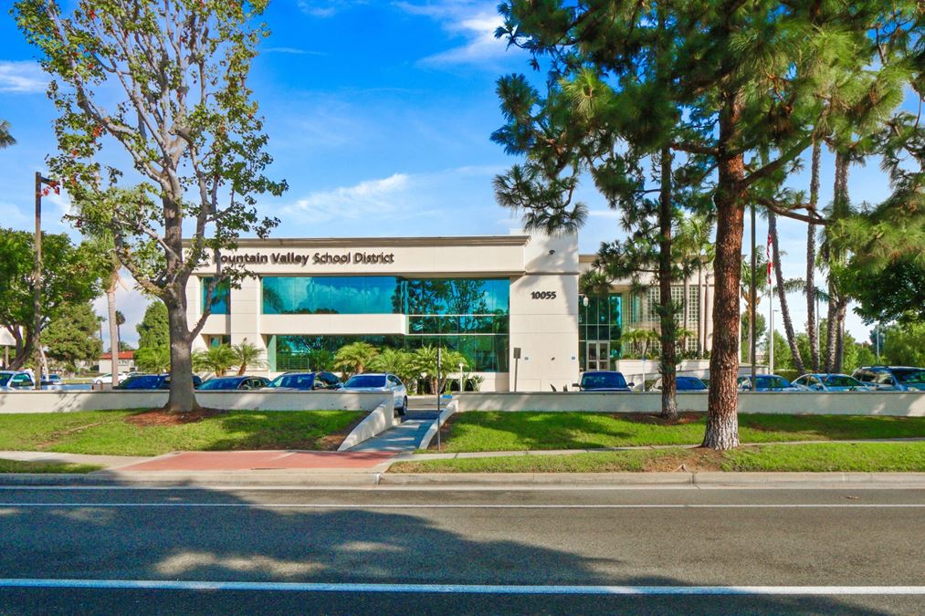 Fountain Valley School District Plaza