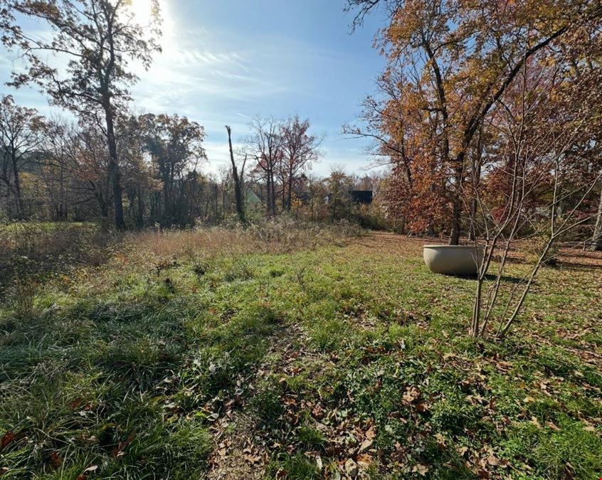 Vacant 1+ acre land at 8476 East Brainerd Road