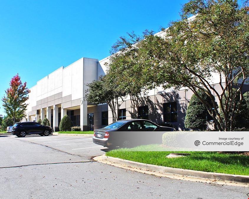 Peachtree Industrial Center - 1327 Northbrook Pkwy