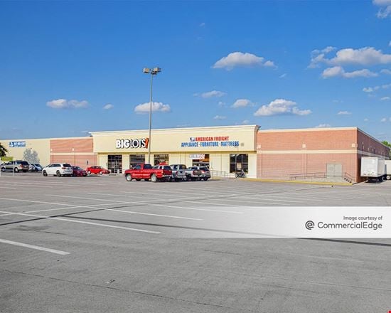 Preview of Retail space for Rent at 1250 Green Oaks Road