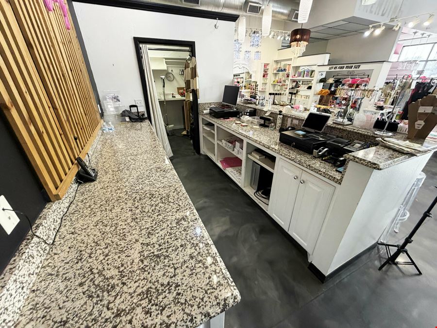 6200 Hillside Rd, Suite 400