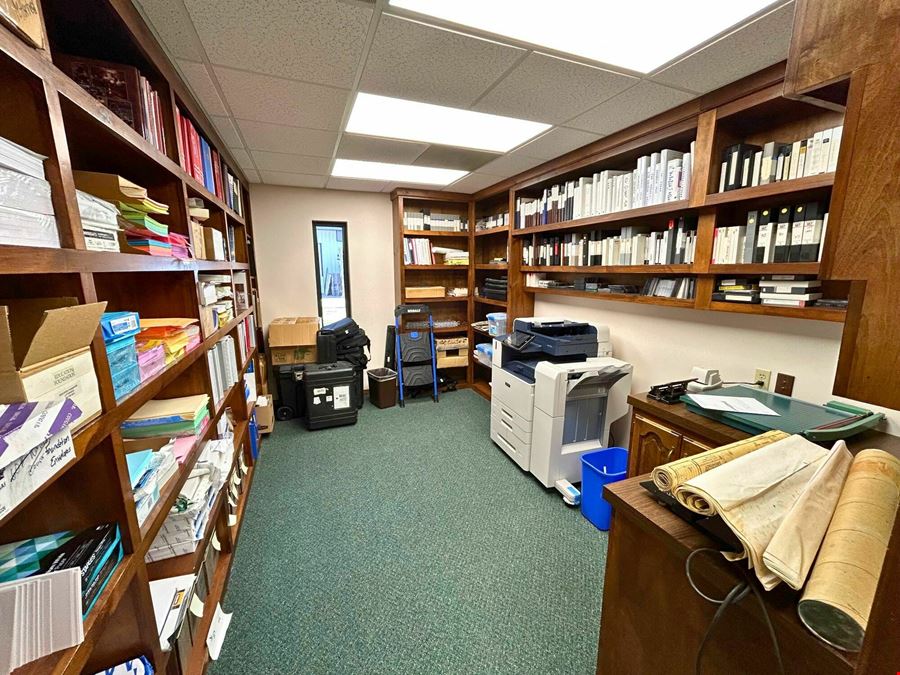 OFFICE PROPERTY FOR SALE OR LEASE OFF CHESTNUT EXRESSWAY & US 65