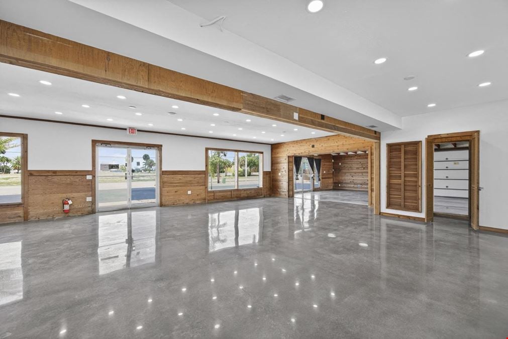 17707 San Carlos Blvd