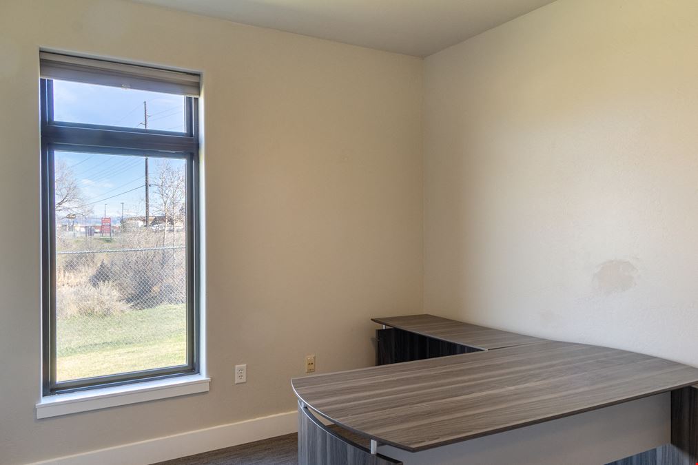 750 W Custer Ave