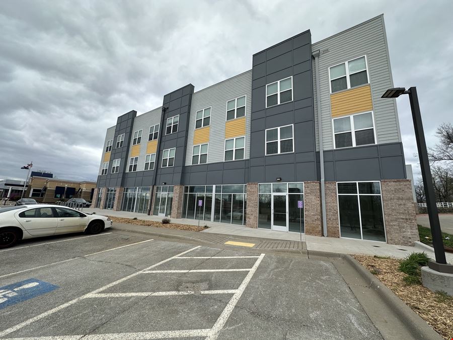 1255 E Chestnut Expressway