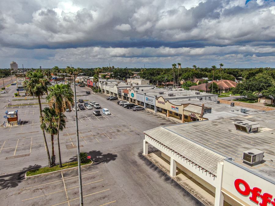 5007 & 6001 N 10th St-Town & Country Shopping Center
