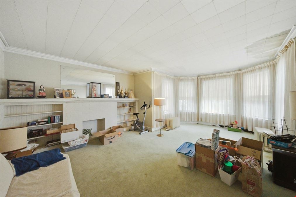 1617 W Granville Ave