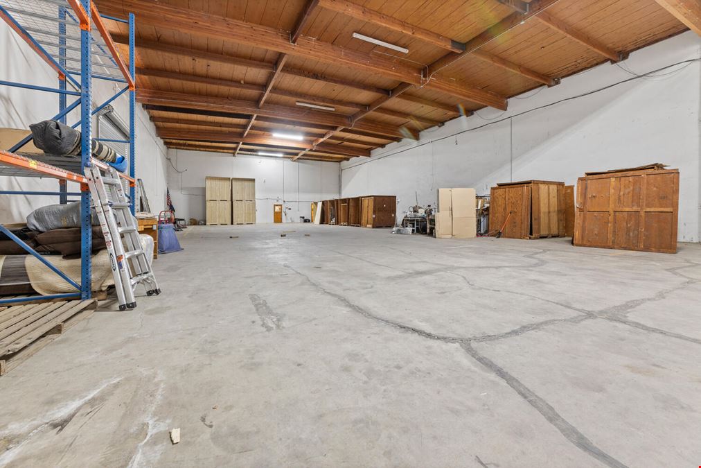 415 W 3rd St