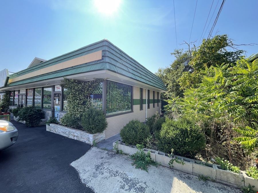 Restaurant Building - Manchester CT