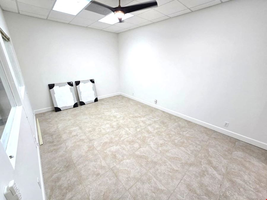 Office / Warehouse 2,021 +/- SQFT